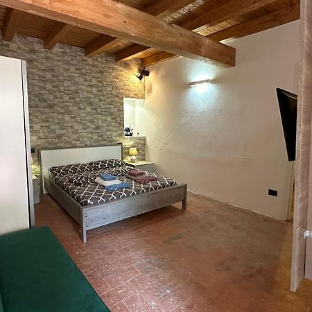 Appartamenti In Centro Storico A 15 Min Dal Lago D'Iseo - Free Wi-Fi - Ac Pallazzolo sullʼOglio Esterno foto