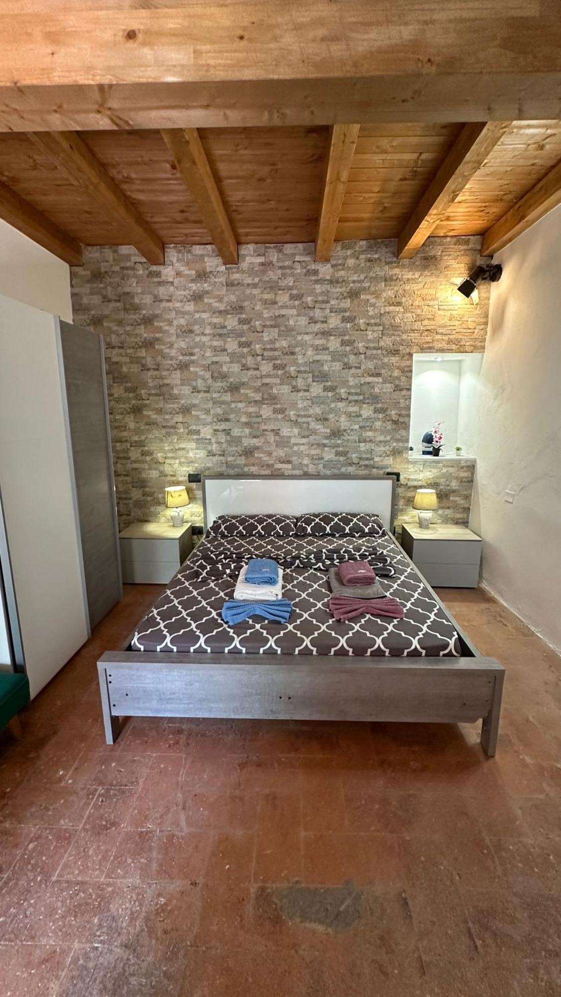 Appartamenti In Centro Storico A 15 Min Dal Lago D'Iseo - Free Wi-Fi - Ac Pallazzolo sullʼOglio Esterno foto